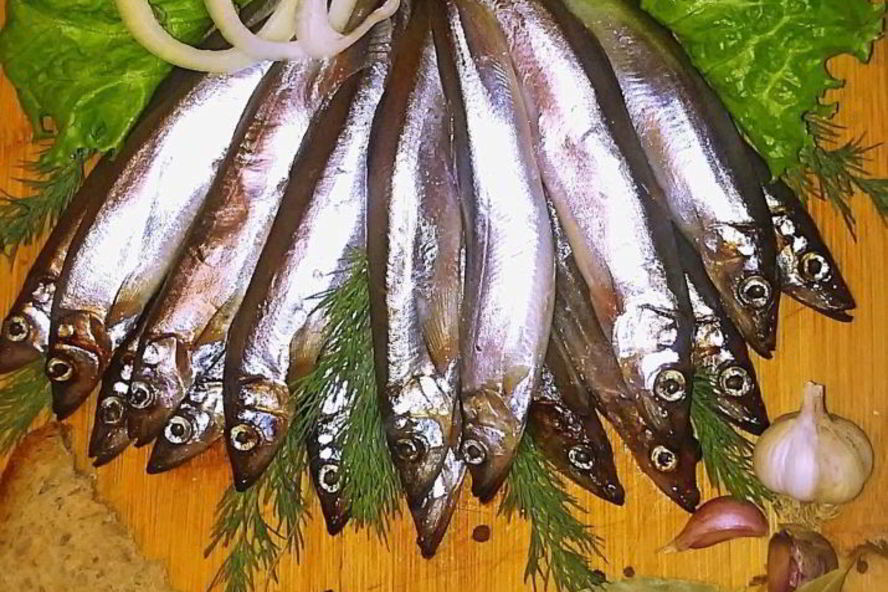 Рецепт соленая мойва с чесночком