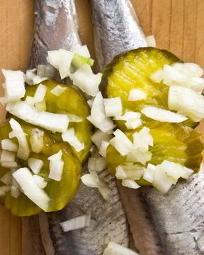 Соленая селедка