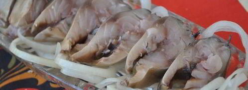 соленая скумбрия с черносливом. Шаг 3