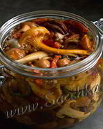 Соленые грибы с хреном