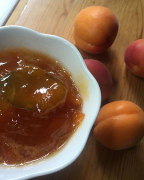 Простое абрикосовое варенье