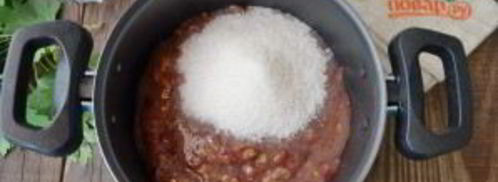 варенье из крыжовника с листьями смородины. Шаг 3