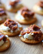 Закуска с вялеными помидорами