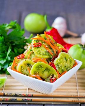 Зеленые помидоры по-корейски на зиму