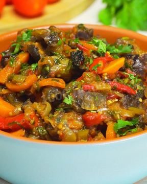 Аджапсандал по-грузински с баклажанами