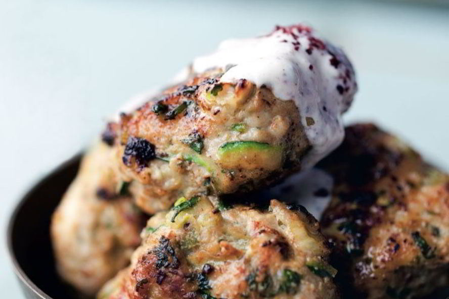 Рецепт бургеры из индеики с кабачками, зеленым луком и кумином