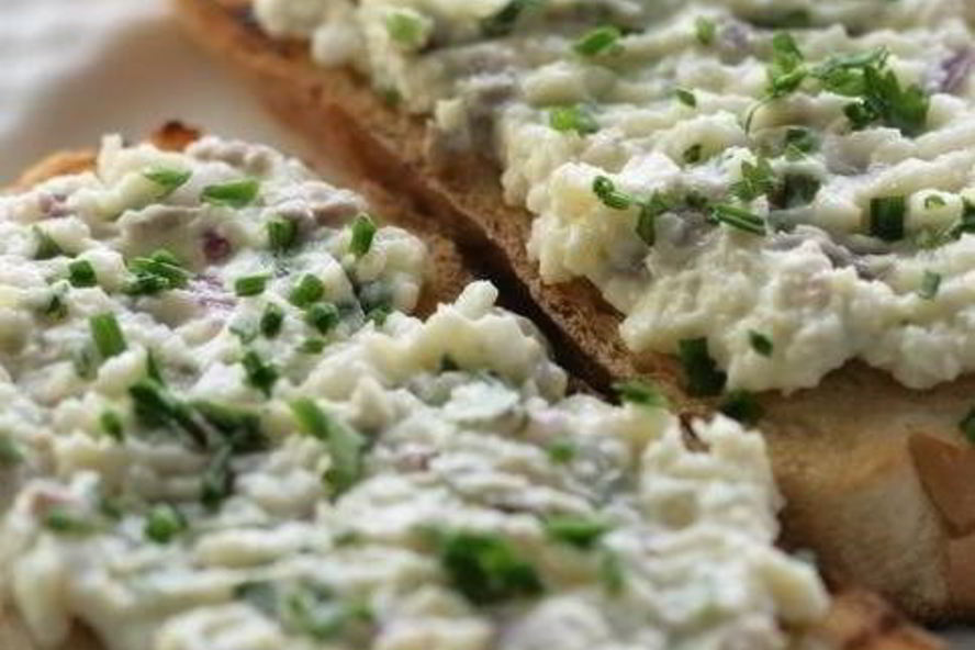 Рецепт бутерброд с сельдью и сливочным сыром