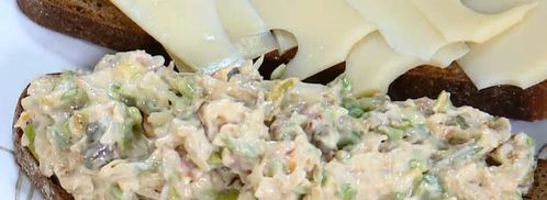 бутерброд с ветчиной, квашеной капустой, яблоками и сыром. Шаг 13