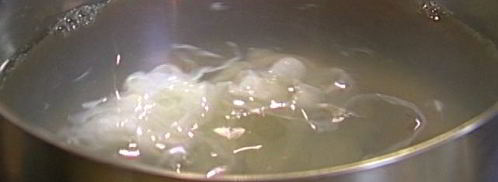 бутерброд с яйцом, тунцом и тапенадом. Шаг 3