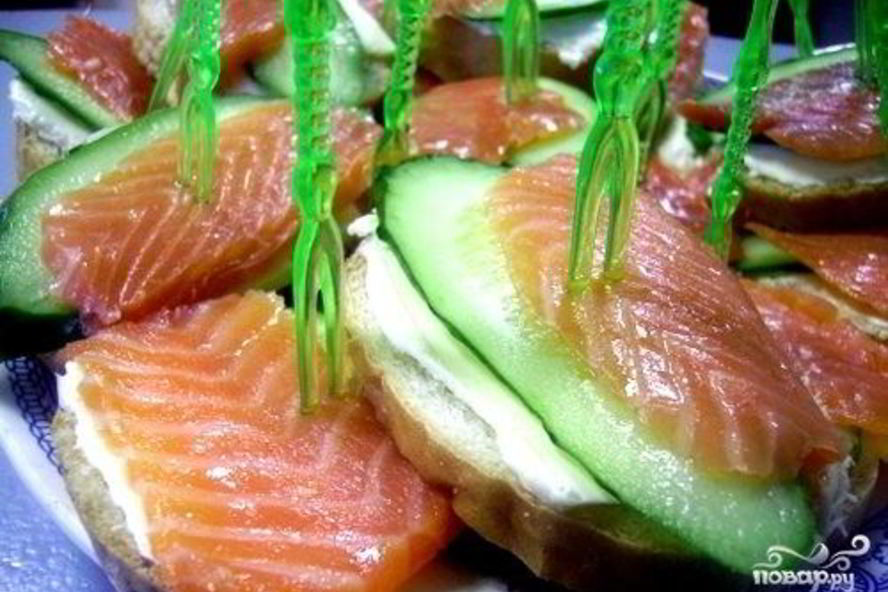 Рецепт бутерброды с семгой и огурцом