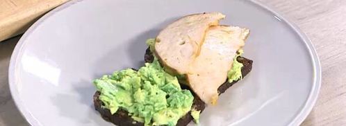 бутерброды с ветчиной, помидорами-гриль и руколой. Шаг 6