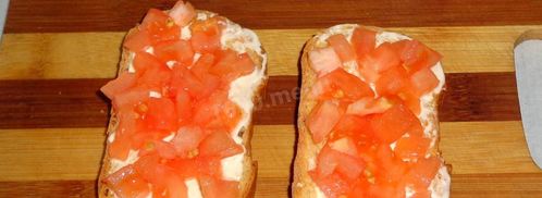 бутерброды в духовке с помидорами. Шаг 7