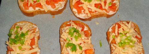 бутерброды в духовке с помидорами. Шаг 9