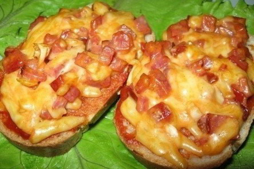 Рецепт быстрые горячие бутерброды с сосисками