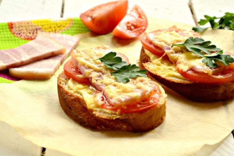 Рецепт горячие бутерброды с беконом