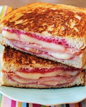 Горячие бутерброды с колбасой и сыром