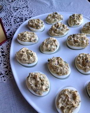 Яйца фаршированные печенью трески