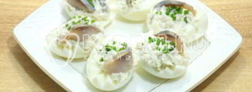 яйца фаршированные сельдью. Шаг 6