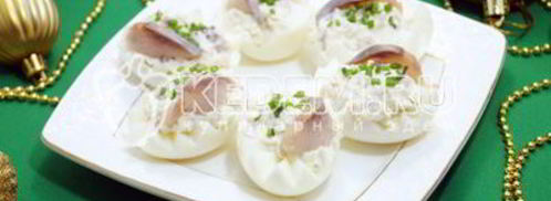 яйца фаршированные сельдью. Шаг 7