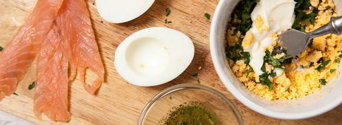 яйца, фаршированные семгой. Шаг 3