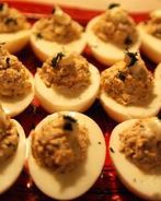 Яйца фаршированные тунцом