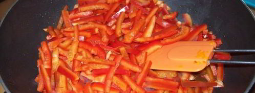 горячая закуска — соте из баклажанов с помидорами и перцем. Шаг 5