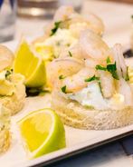 Канапе с креветками