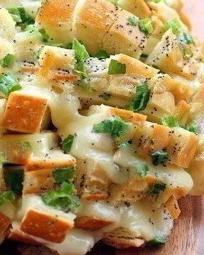 Хлебная закуска, запеченная с сыром
