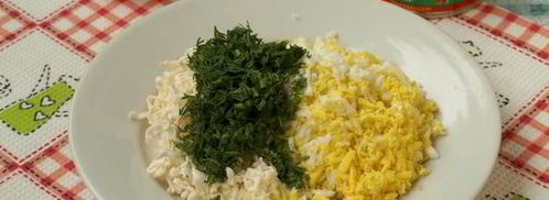 крабовые палочки, фаршированные красной икрой. Шаг 4