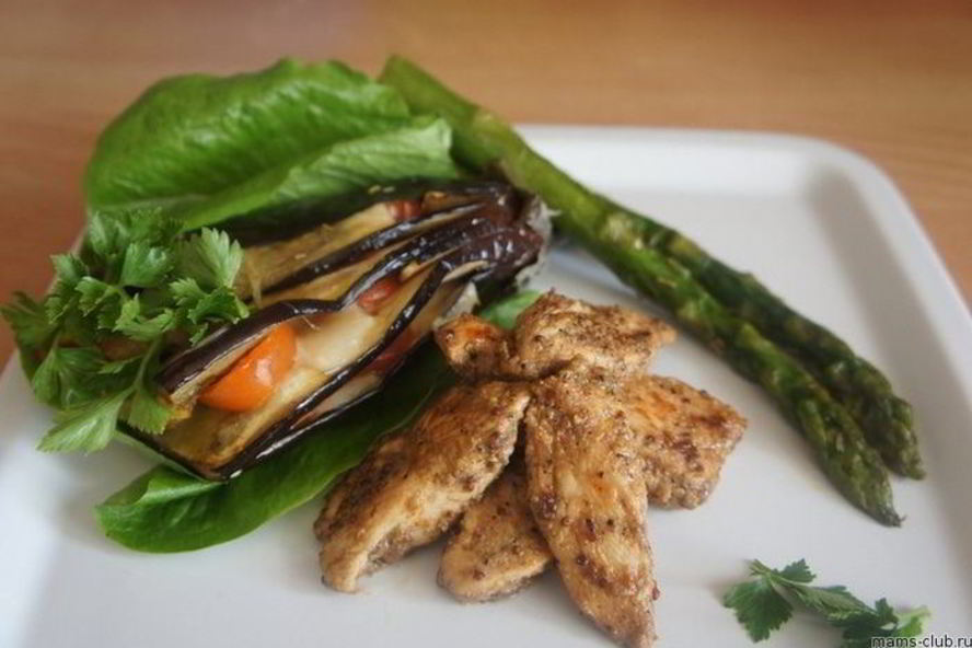 Рецепт куриные замаринованные кусочки с баклажаном и спаржей