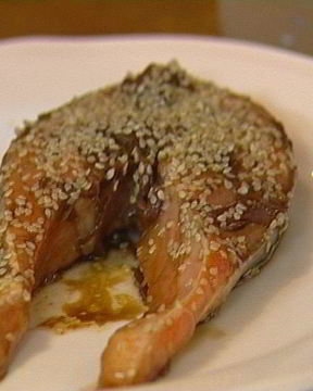 Маринованная семга с кунжутом