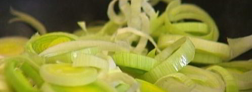 фриттата с луком-пореем, сыром и травами. Шаг 5