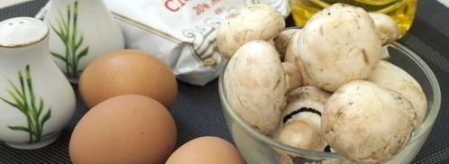 омлет с грибами на сковороде. Шаг 2