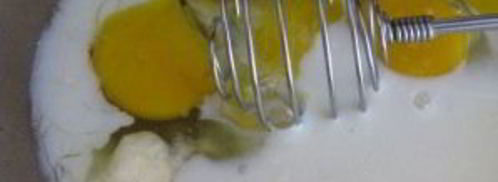 омлет с крабовыми палочками. Шаг 2