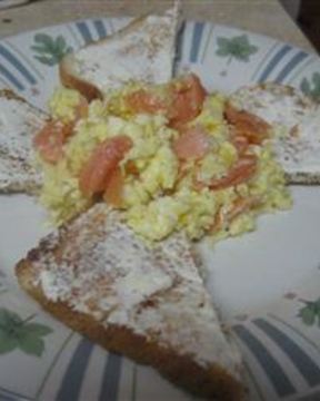 Омлет с красной рыбой