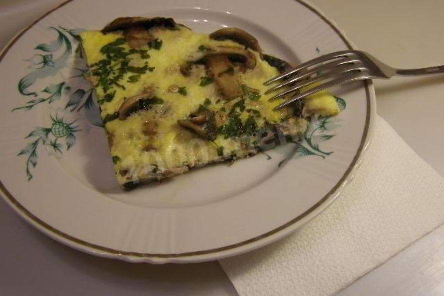 Рецепт омлет с маринованными грибами и зеленью