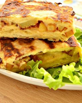 Омлет с жареной картошкой в лаваше