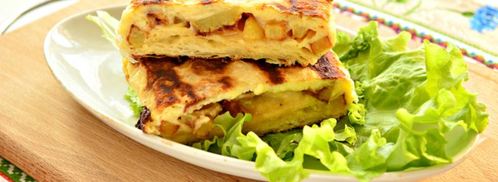 омлет с жареной картошкой в лаваше. Шаг 3