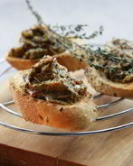 Овощной паштет из баклажанов, щавеля и помидоров