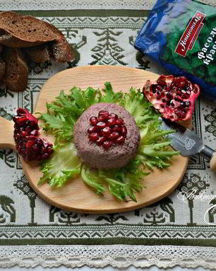 Паштет из красной фасоли с гранатом