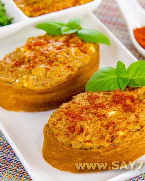 Паштет из куриной печени с паприкой и яйцами