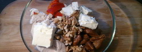 паштет из курицы с голубым сыром, инжиром и орехами. Шаг 3