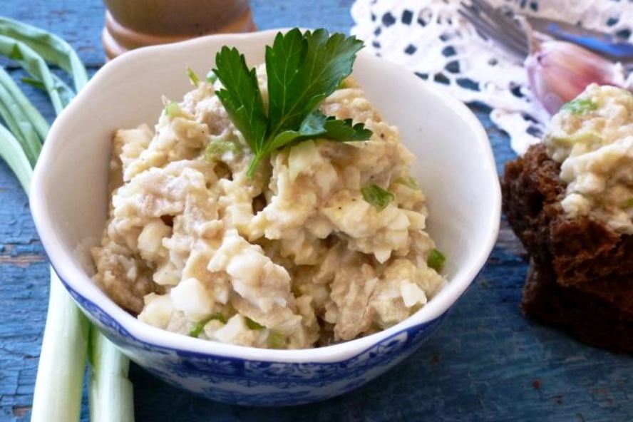 Рецепт паштет из вареных яиц и соленых груздей