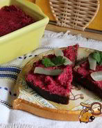 Постный фасолевый паштет со свеклой