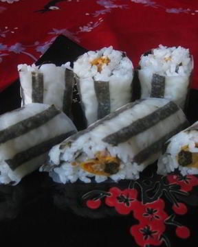 Полосатые роллы с мидиями