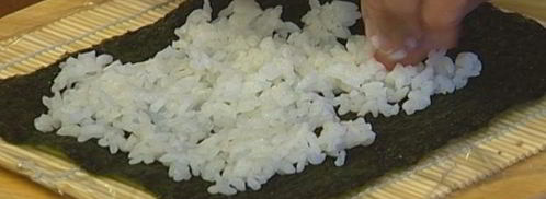 ролл с копченым лососем. Шаг 5