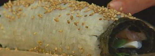 ролл с копченым лососем. Шаг 7