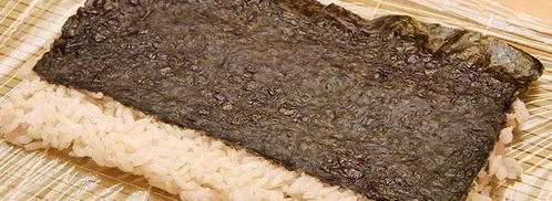 ролл в стружке тунца бонито. Шаг 2