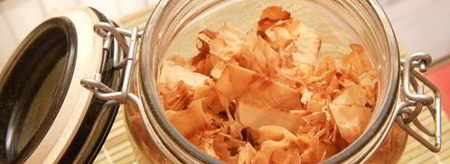 ролл в стружке тунца бонито. Шаг 13