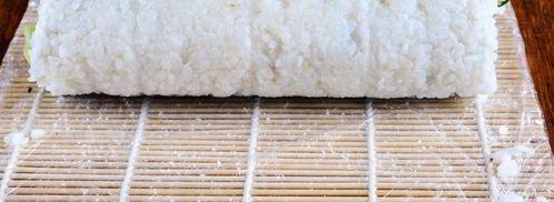 роллы с огурцом, курицей и тофу. Шаг 11